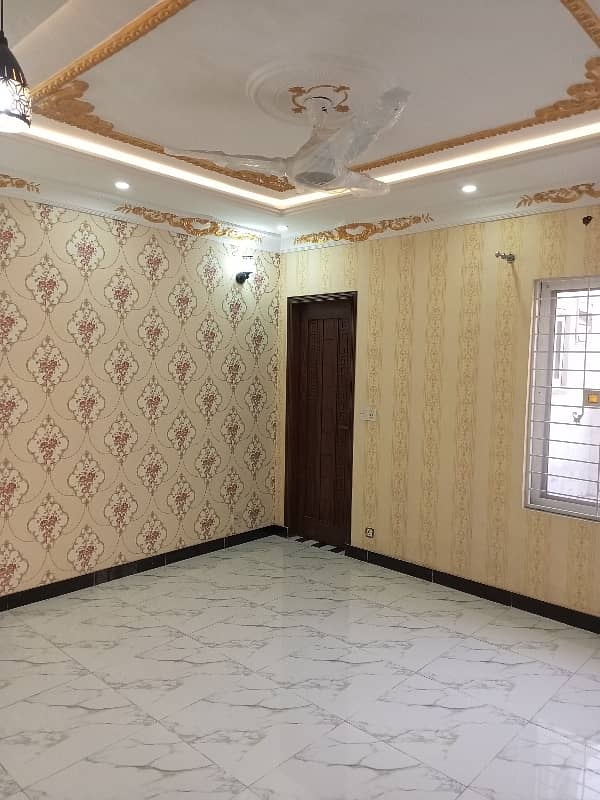 5 marla beautiful house for sale in Parkview Lahore 3