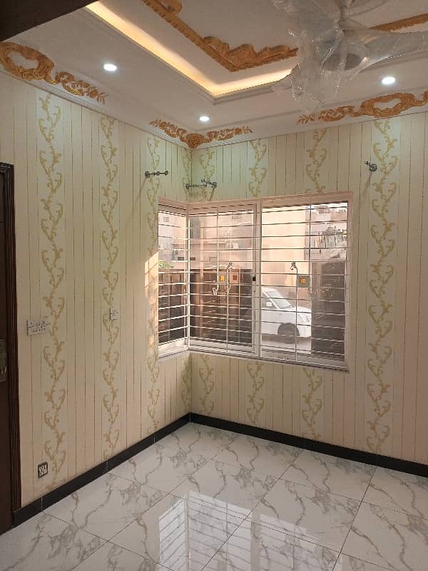 5 marla beautiful house for sale in Parkview Lahore 6