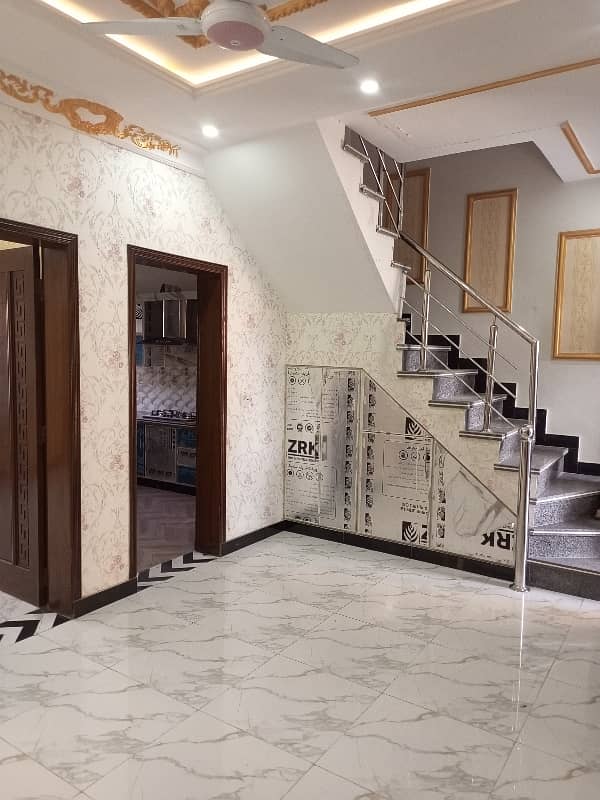 5 marla beautiful house for sale in Parkview Lahore 8