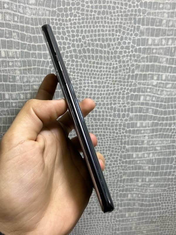 oneplus 8 pta 8/128 GB with box charger 2