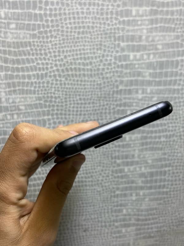 oneplus 8 pta 8/128 GB with box charger 5