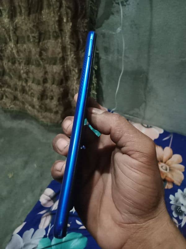 redmi 9C blue colour condition photo mein dekh sakte hain 3GB 64GB 4