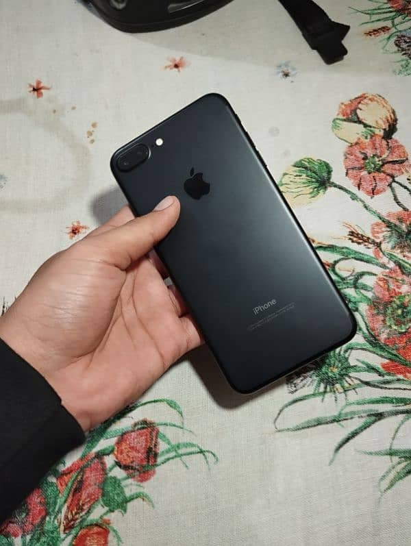 I PHONE 7 PLUS 03181813338 3