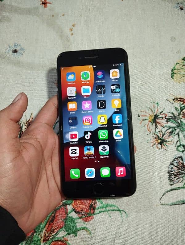 I PHONE 7 PLUS 03181813338 4