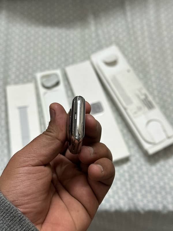 Apple watch Series 8 Stainless Steel 3