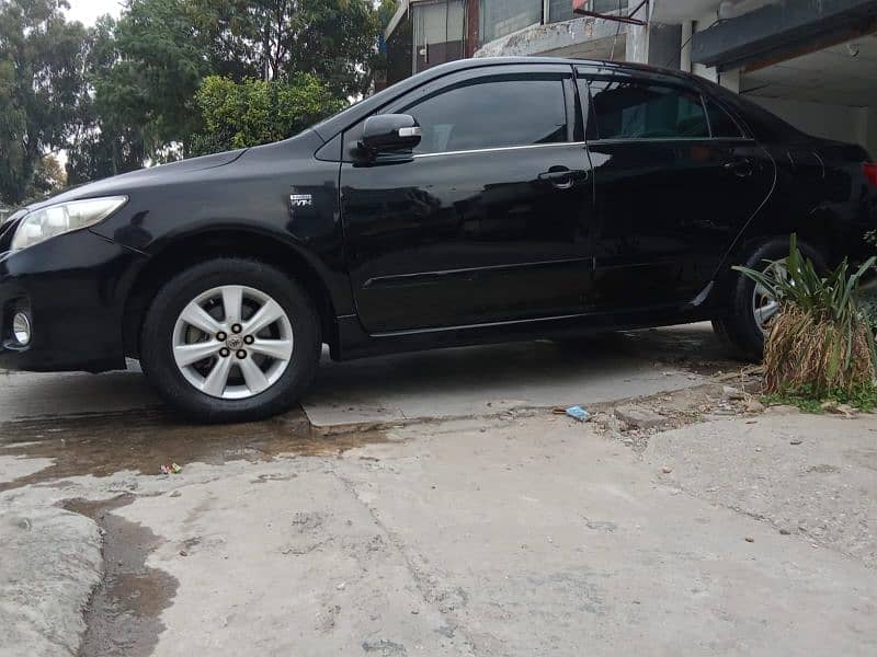 Toyota Corolla Altis 2011 1