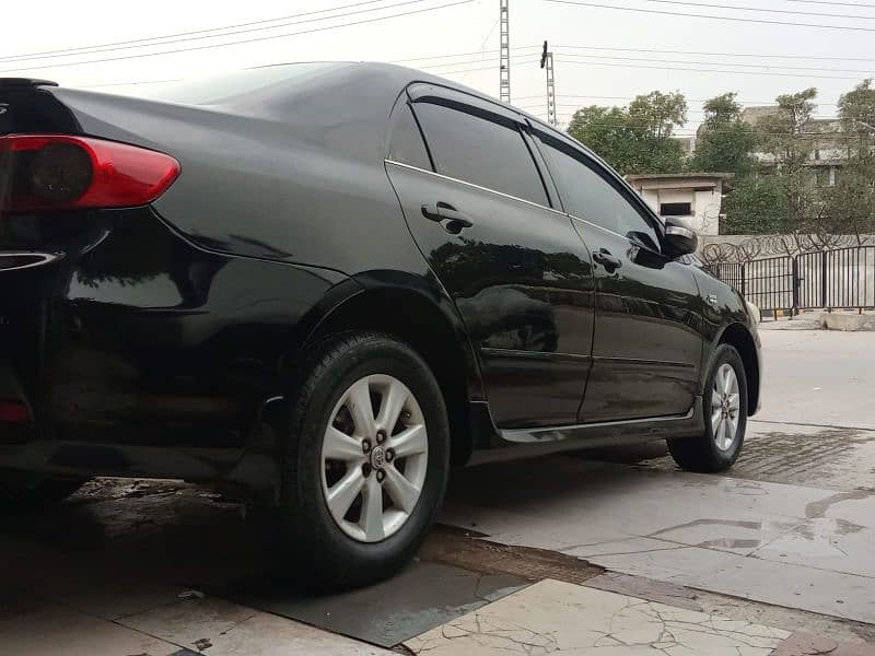 Toyota Corolla Altis 2011 3