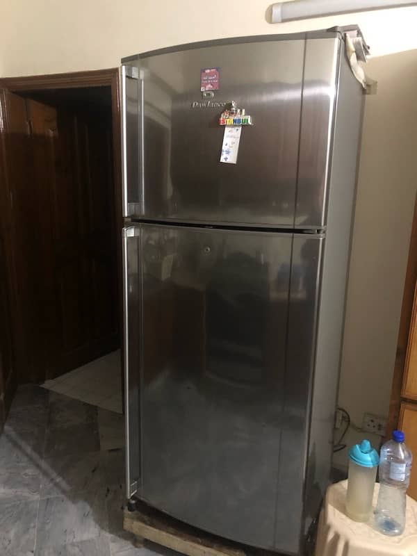 DAWLANCE 5 FEET 5 INCH FRIDGE 1