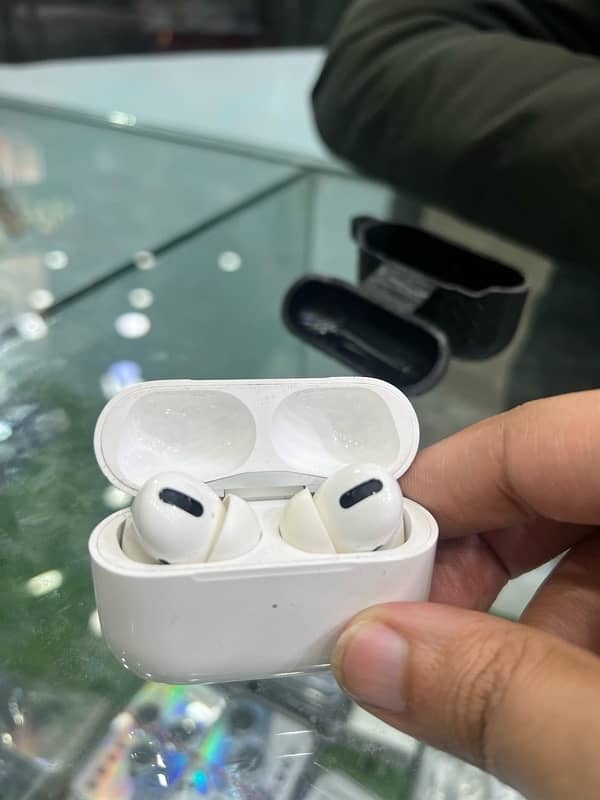 apple Airpods pro 0