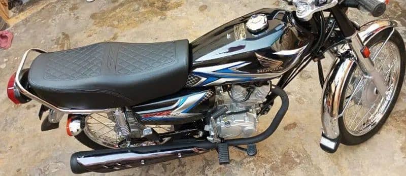 Honda CG125 Like Zero meter condition 2025 model Black color Apl4 4