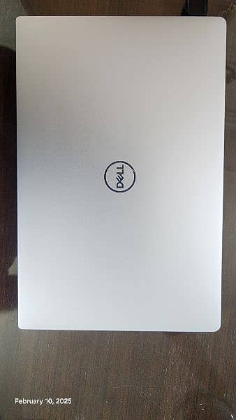 Dell XPS 7390 10 gen i5 -- 8gb Ram -- 256GB SSD Touch screen 0