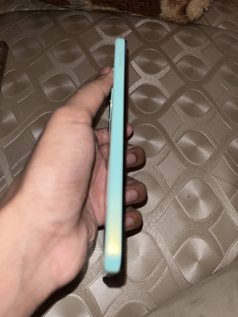 Infinix model X6516 urgent sell! Paise kaam krdunga! Thore bht 3