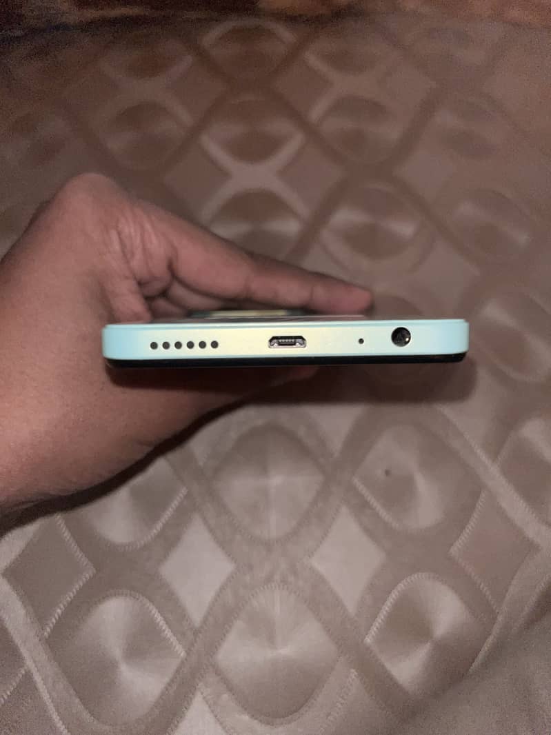 Infinix model X6516 urgent sell! Paise kaam krdunga! Thore bht 5