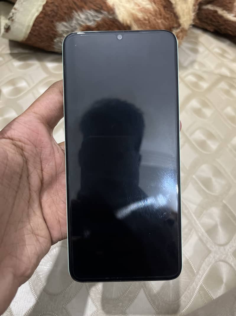 Infinix model X6516 urgent sell! Paise kaam krdunga! Thore bht 8