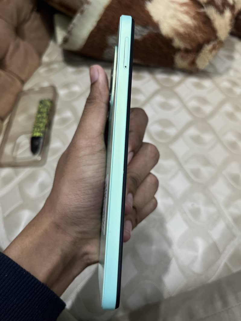 Infinix model X6516 urgent sell! Paise kaam krdunga! Thore bht 10