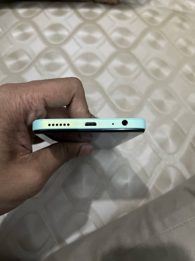 Infinix model X6516 urgent sell! Paise kaam krdunga! Thore bht 14