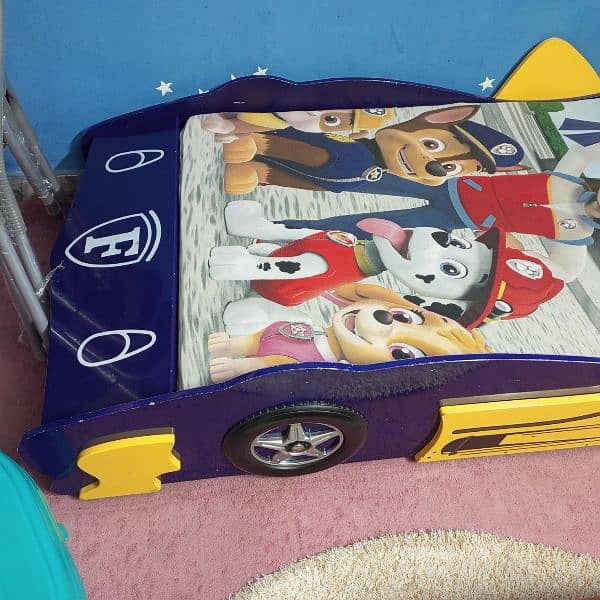 kids car bed kids farry bed good condition 0