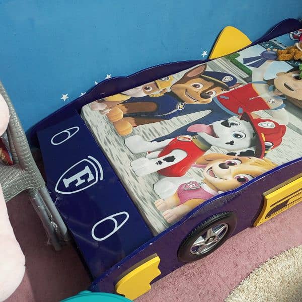 kids car bed kids farry bed good condition 2