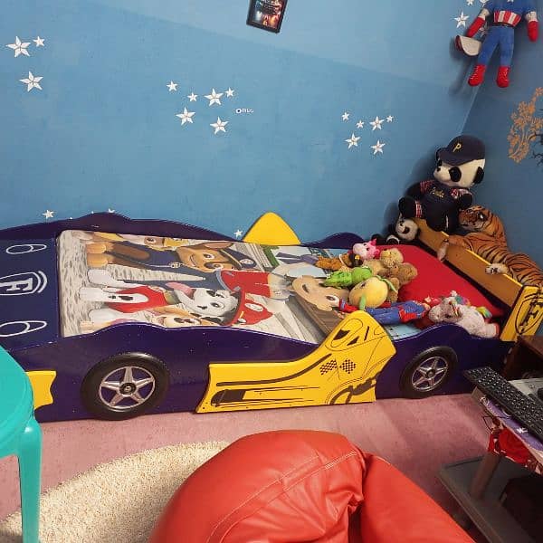 kids car bed kids farry bed good condition 3