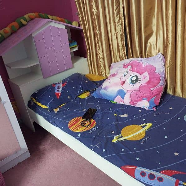 kids car bed kids farry bed good condition 6