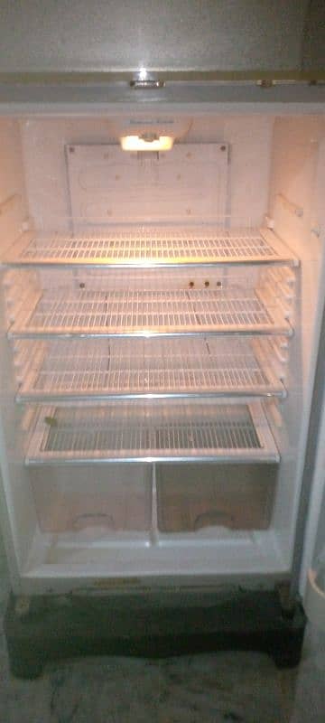 Dawlance Fridge urgent for sell price 60k 2