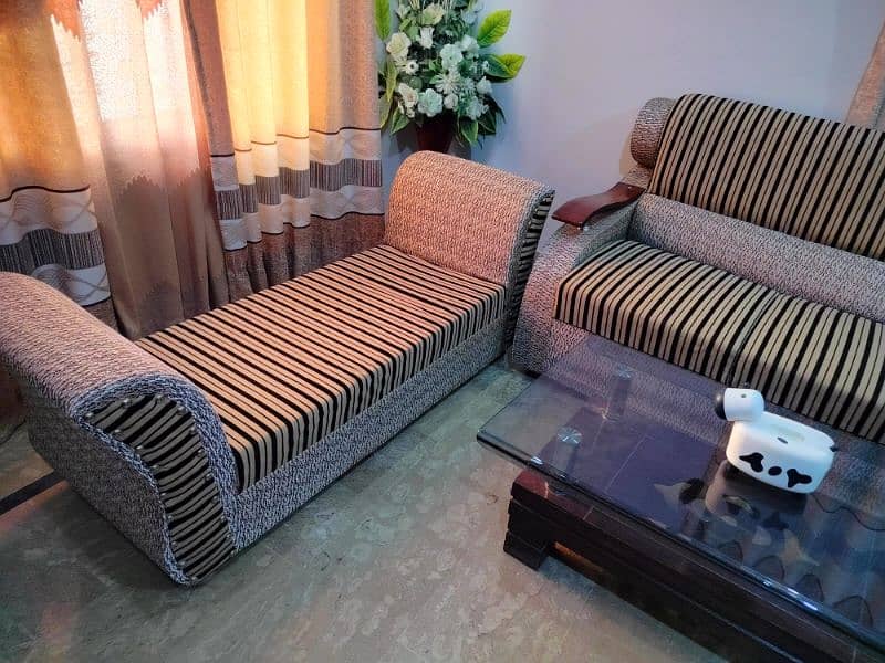 Italian style sofa with table condition 10/9 3