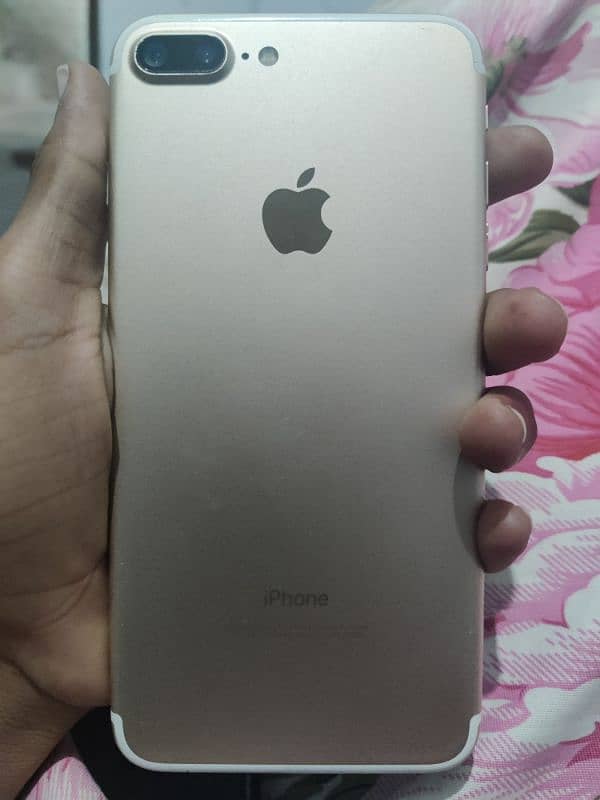 7 plus 32gb all ok ha original panal battery 100 PTA proved 4