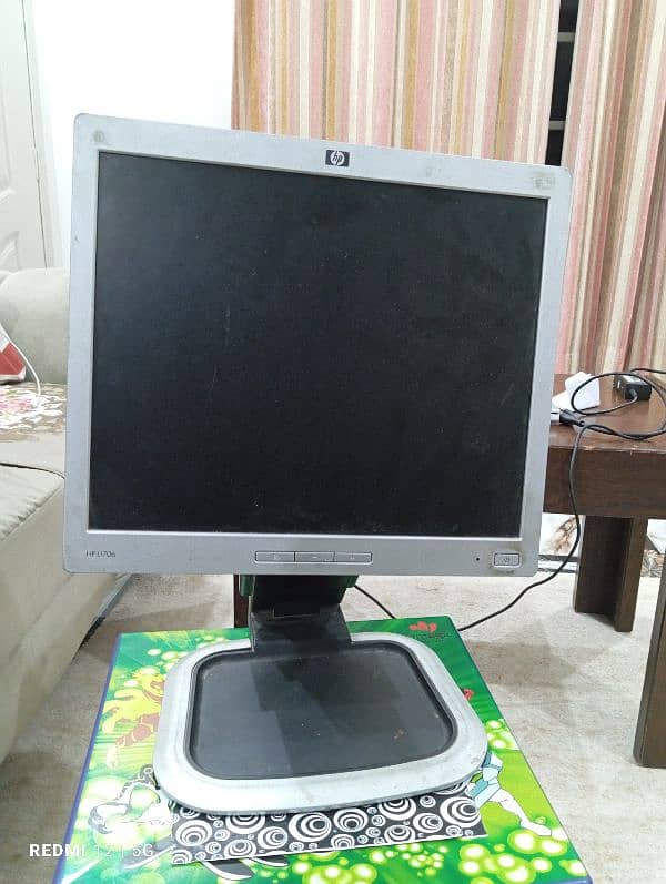 HP L1706 Monitor 1