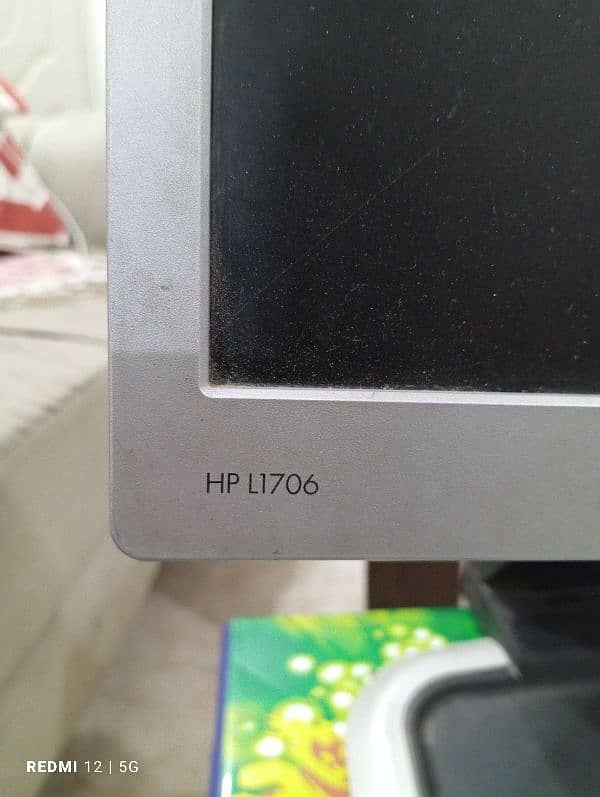 HP L1706 Monitor 2