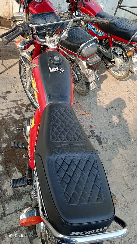 Honda 125 Good Condition 6