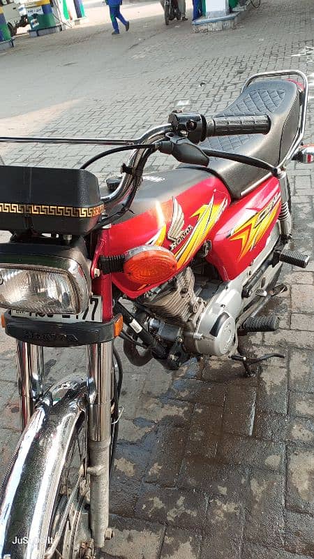 Honda 125 Good Condition 9