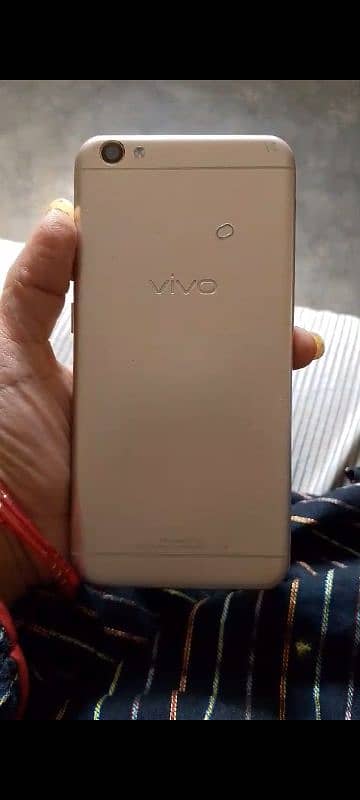 Vivo Y53 Official Pta Approved 3/64 GB Urgent Sale: 1