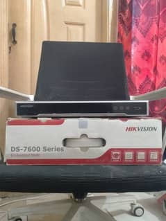 Hikvision 8ch NVR 8mp with box