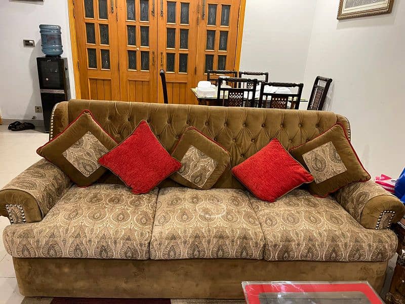 7 seater sofa set with 9/10 condition 0