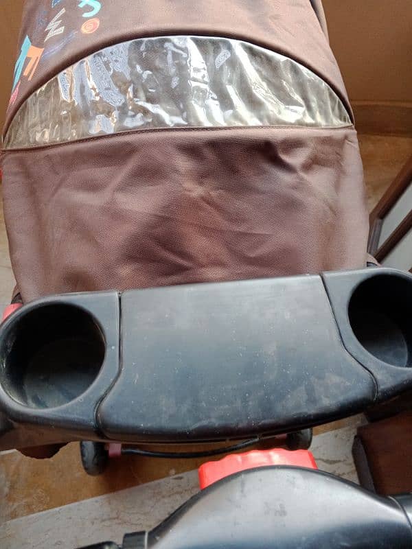 IMPORTED AS NEW VASPER PRAM BOUGHT FROM DUBAI 10/10 CONDITION 7