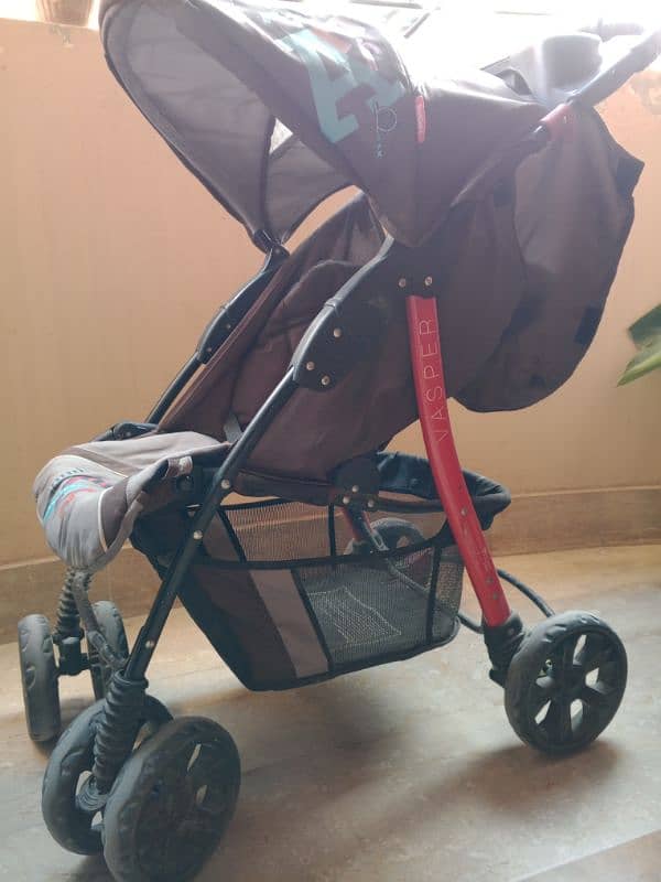 IMPORTED AS NEW VASPER PRAM BOUGHT FROM DUBAI 10/10 CONDITION 11