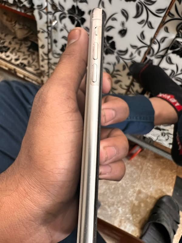 selling phone 1