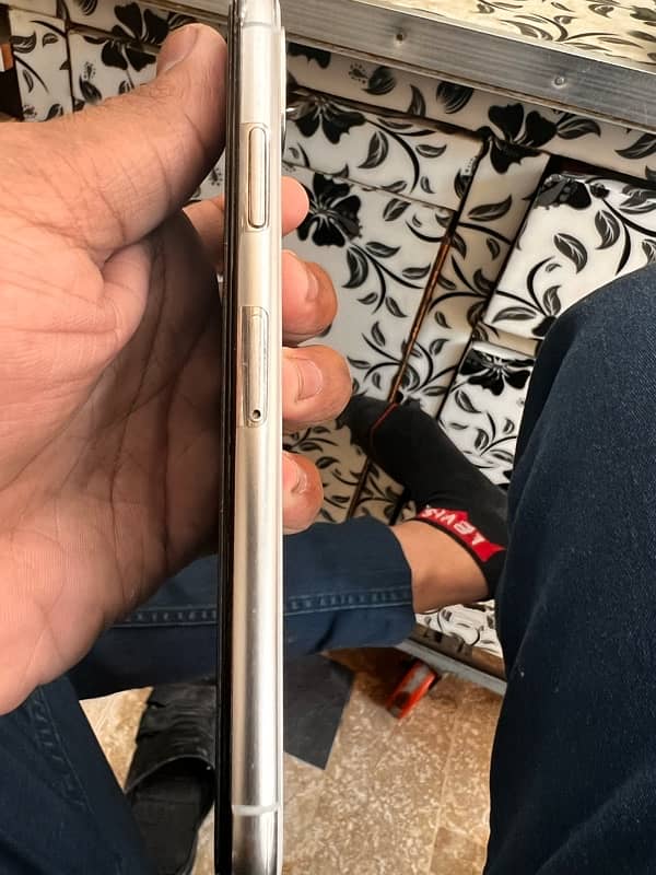 selling phone 4