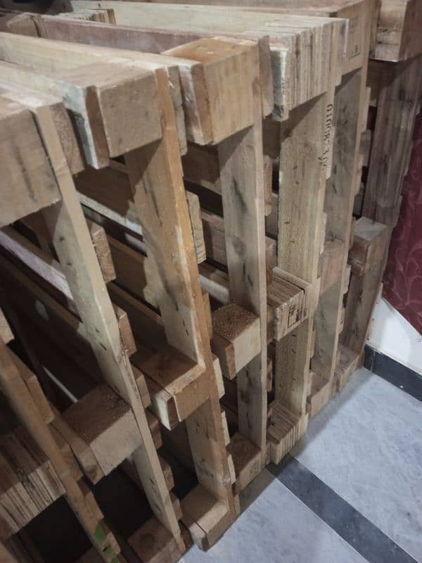 Wooden pallets 4*5 size 0