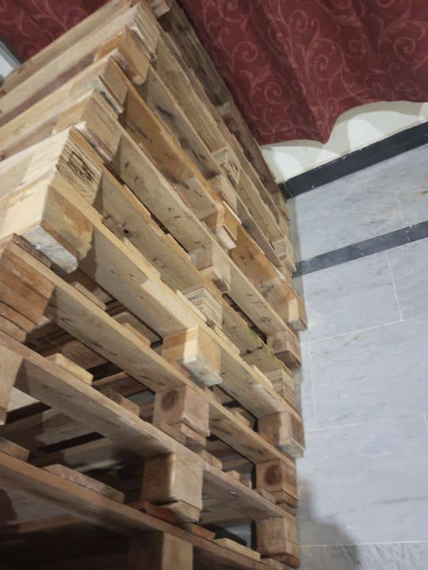 Wooden pallets 4*5 size 2