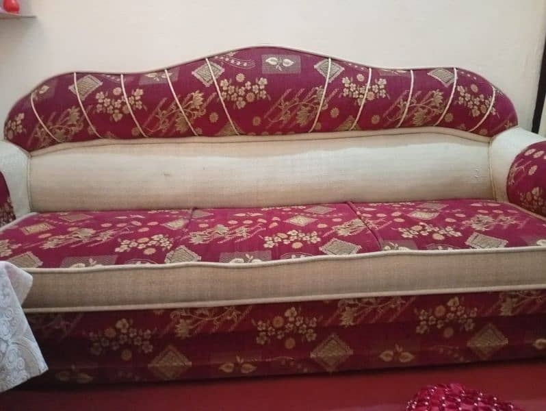 5 seater sofa set achi halat mai hai 1