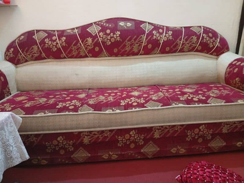 5 seater sofa set achi halat mai hai 1