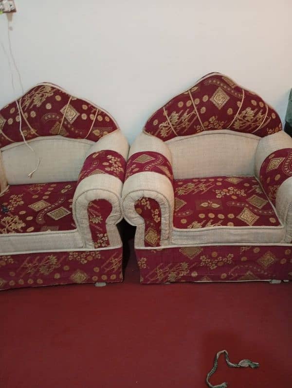 5 seater sofa set achi halat mai hai 3