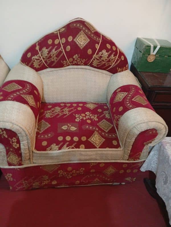 5 seater sofa set achi halat mai hai 6