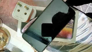 one hand use I phone xs max I phone XS Max 64 gb 03490454759 Whatsapp