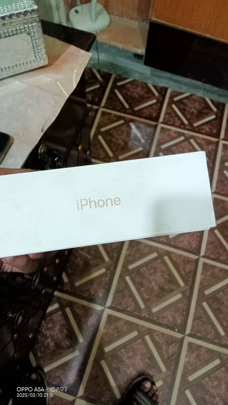 one hand use I phone xs max I phone XS Max 64 gb 03490454759 Whatsapp 5