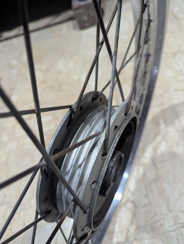 Suzuki GS 150 Rim and Drum 2017 11