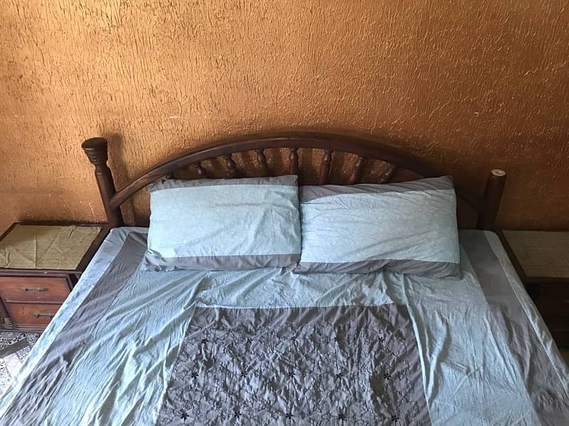 KIND SIZE BED with MATRESS and Two SIDE TABLES 7