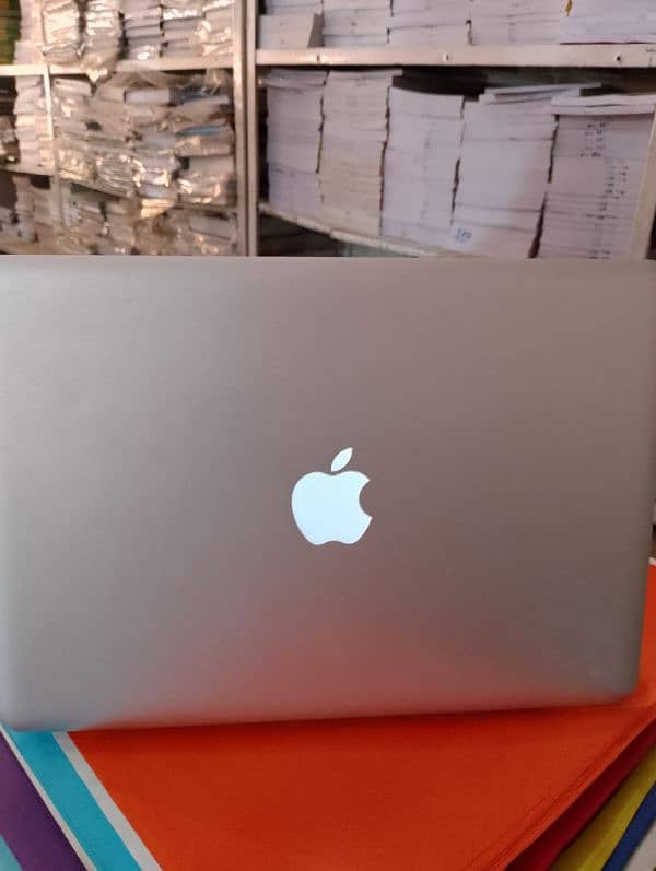 Macbook pro 1