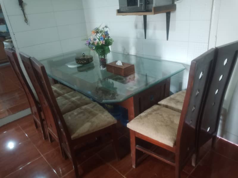 Dining table with 8 chairs 2